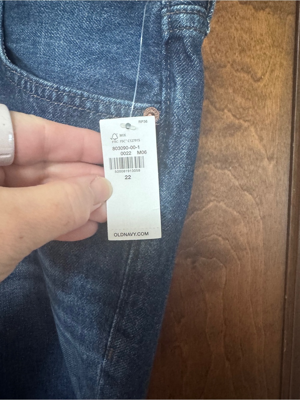 Old Navy High Waisted Slouchy Straight Distressed Denim Cutoff Shorts - Picture 4 of 7